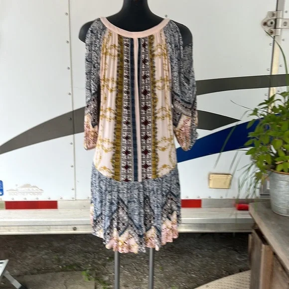 Free People baby doll dress Light and flowy Rayon cold shoulder Boho Oversize XS - Picture 5 of 8